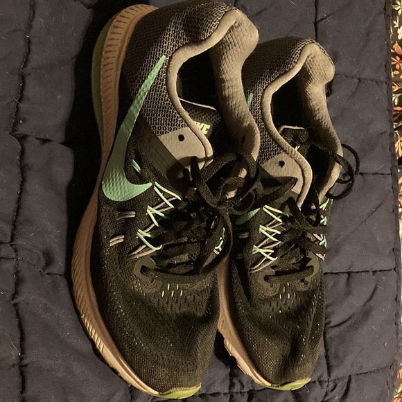 Nike Zoom Winflo 2 Running Sneakers Black and Mint Green Size 7.5 - Picture 2 of 5